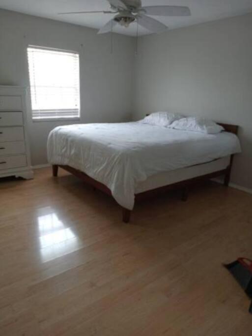 Great Getaway 2 Story Home! Harlingen Tx Luaran gambar